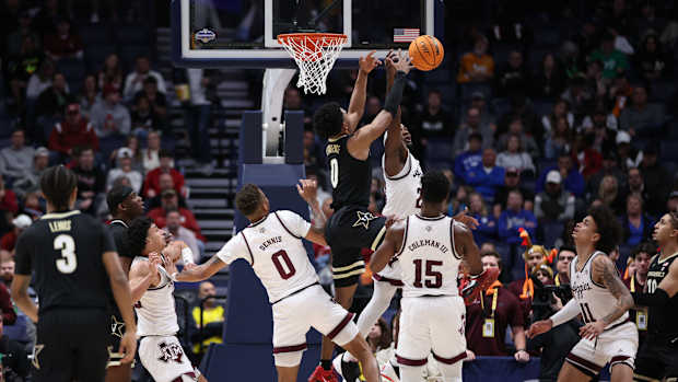 aggies basketball 2